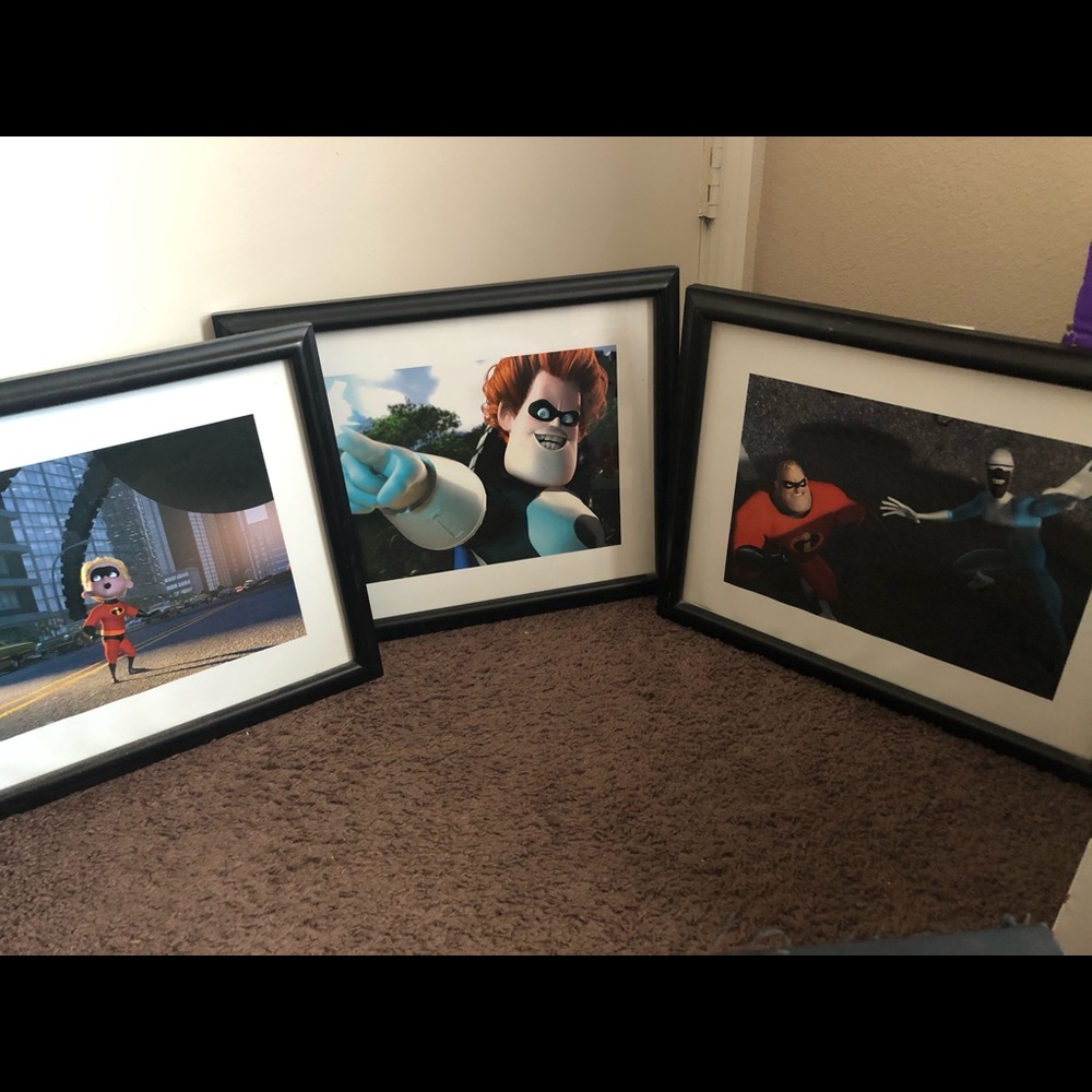 I have three The Incredibles movie Photos.